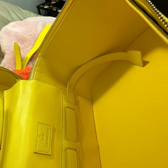 TRULY Beautiful Bright carrying case - Picture 13 of 15